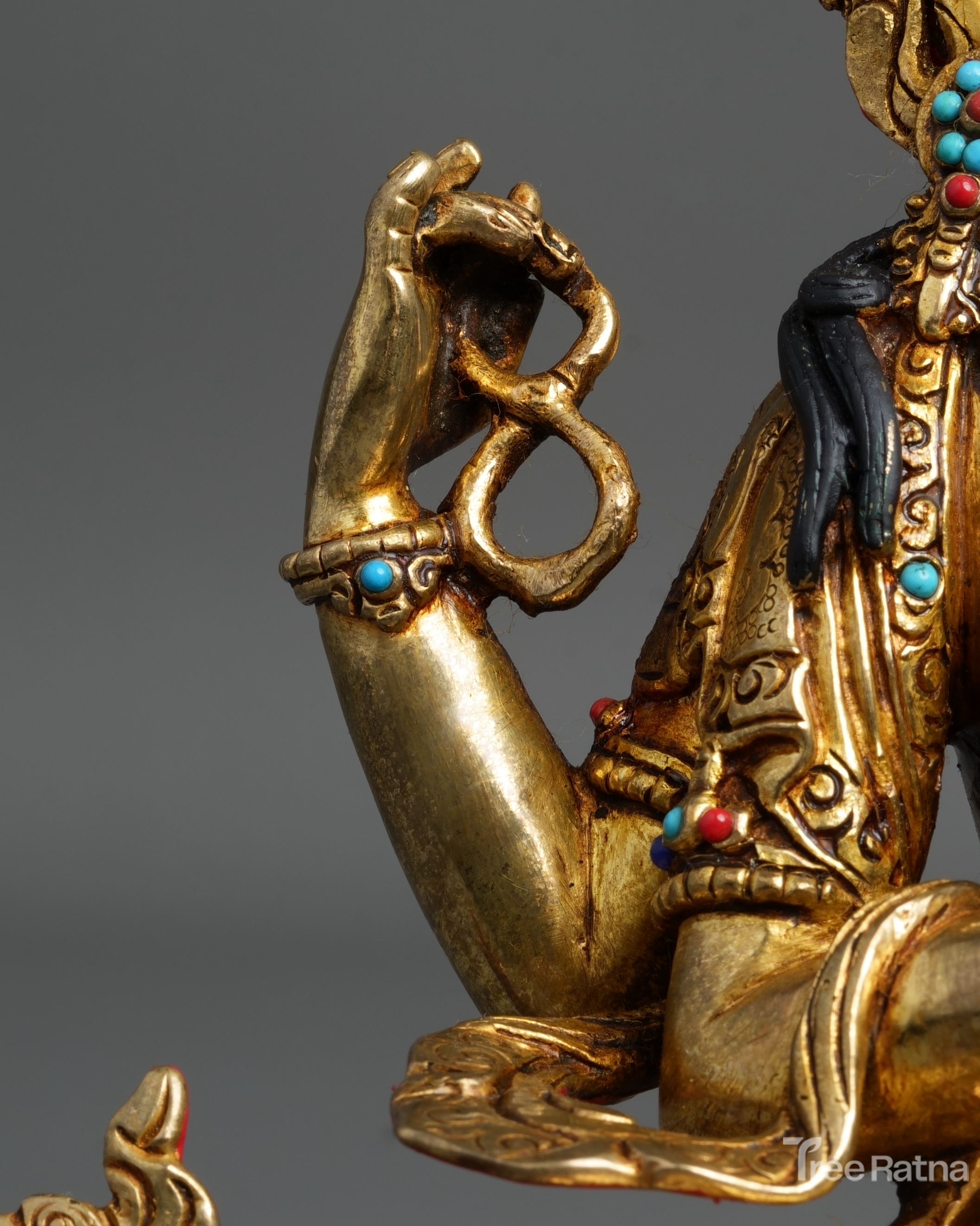 Chenresig Bodhisattva Statue – 24K Gold Finish with Gemstones